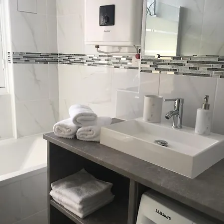 Apartment Confortable 3 Pieces, Capitale Paris